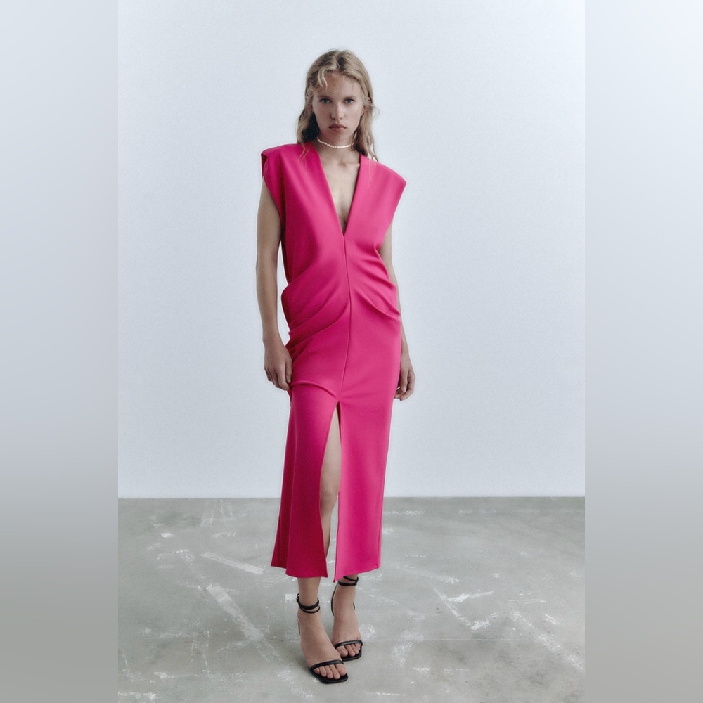 Fitted V-Neck Pink Midi Dress with Front Slit